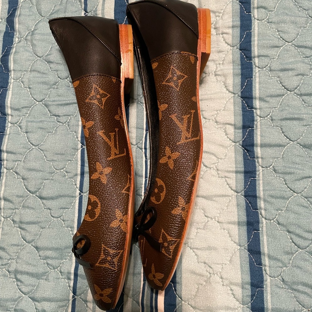Louis vuitton shoes **Darling ballet flats. - Picture 4 of 10